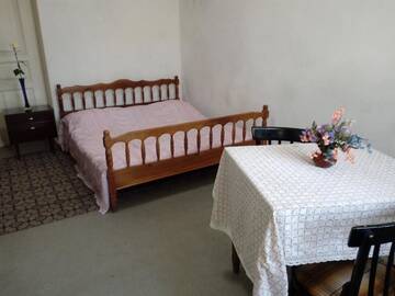 Фото номера Двухместный номер с 1 кроватью, вид на парк Дома для отпуска Homestay Gori г. Гори 50