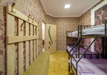 Фото номера Четырехместный номер Хостелы Tsera House г. Гори 6