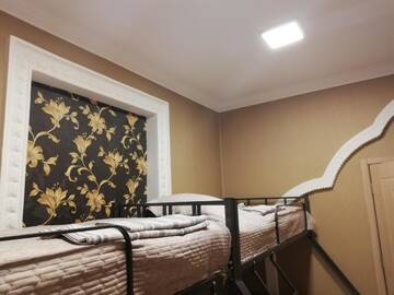 Фото номера Четырехместный номер Хостелы Tsera House г. Гори 2